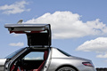 Mercedes SLS AMG gris profil coupé portes ouvertes