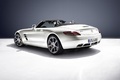 Mercedes SLS AMG roadster - blanc - 3/4 arrière gauche ouvert