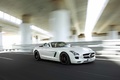 Mercedes SLS AMG Roadster blanc 3/4 avant droit travelling