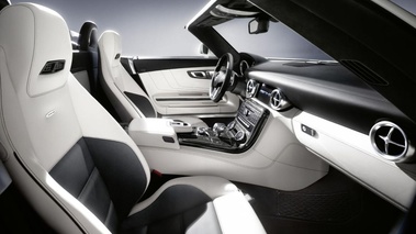 Mercedes SLS AMG roadster - blanc - habitacle
