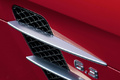 Mercedes SLS AMG rouge logo 6.3 aile avant gauche debout