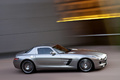 Mercedes SLS AMG rouge profil travelling 2