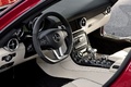 SLS AMG - rouge - intérieur blanc