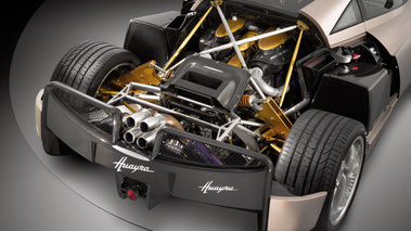 Pagani Huayra gris moteur