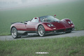 Pagani Zonda Roadster bordeaux 3/4 avant droit penché