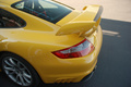 Porsche 997 GT2 jaune aileron 2