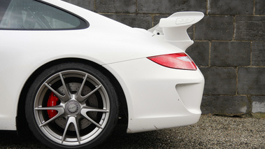 Porsche 997 GT3 MkII blanc profil coupé