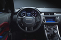 Range Rover Evoque 5 portes - rouge - tableau de bord