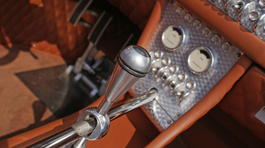 Spyker C8 Spyder anthracite Anvers charbon levier de vitesse
