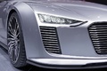 Mondial de l'Automobile Paris 2010 - Audi E-Tron Spyder gris phare avant