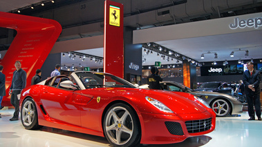 Mondial de l'Automobile Paris 2010 - Ferrari 599 SA Aperta rouge 3/4 avant droit 2