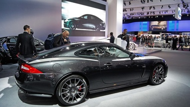 Mondial de l'Automobile Paris 2010 - Jaguar XKR 75 noir 3/4 arrière droit