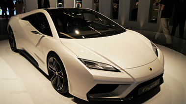 Mondial de l'Automobile Paris 2010 - Lotus Esprit concept blanc 3/4 avant droit