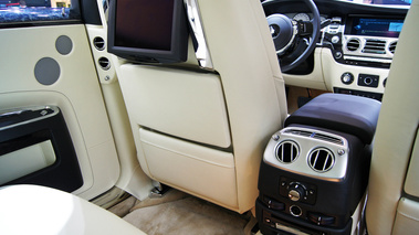 Mondial de l'Automobile Paris 2010 - Rolls Royce Ghost bleu intérieur