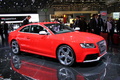 Salon de Genève 2010 - Audi RS5 rouge 3/4 avant droit