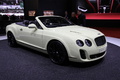 Salon de Genève 2010 - Bentley Continental Supersports Convertible blanc cassé 3/4 avant droit