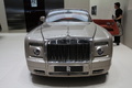 Salon de Genève 2010 - Rolls Royce Phantom Drophead Coupe gris face avant porte ouverte