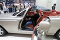 Salon de Genève 2010 - Rolls Royce Phantom Drophead Coupe gris intérieur porte ouverte
