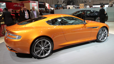 Aston Martin Virage orange 3/4 arrière droit 2