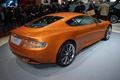 Aston Martin Virage orange 3/4 arrière droit
