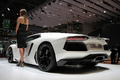 Lamborghini Aventador LP700-4 blanc 3/4 arrière gauche