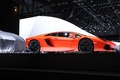 Lamborghini Aventador LP700-4 orange 3/4 avant droit
