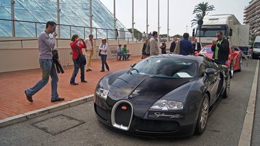 Top Marques Monaco 2010 - Bugatti Veyron anthracite/noir 3/4 avant gauche