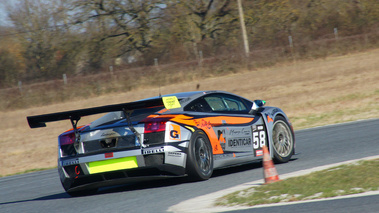 Lamborghini Gallardo GT3 gris/orange 3/4 arrière droit penché