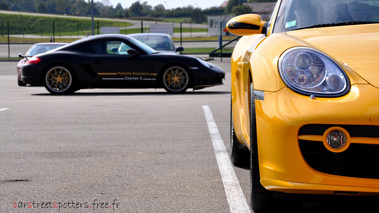 Porsche Cayman noir mat & Cayman jaune Circuit de Bresse