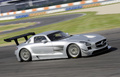 Mercedes SLS AMG GT3 gris 3/4 avant droit filé penché