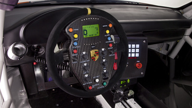 Porsche 911 GT3 R Hybrid 2011 intérieur