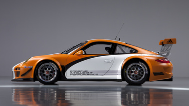 Porsche 911 GT3 R Hybrid 2011 studio profil