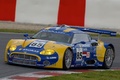 Spyker C8 Laviolette LMS bleu/jaune 3/4 avant gauche penché