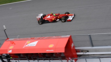 Malaisie 2011 Ferrari devant stand