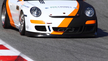 Prestige Racing Barcelona - 04.11.10 - Porsche 997 GT3 Cup blanc/noir 3/4 avant droit