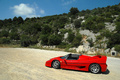 Ferrari F50 rouge profil penché 2
