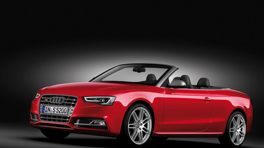 Audi S5 Facelift 2011 - cabrio rouge - 3/4 avant gauche