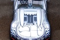 Bugatti Veyron Grand Sport L'Or Blanc face arrière vue de haut debout