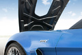 Chevrolet Corvette C6 ZR1 bleu aile avant capot ouvert debout