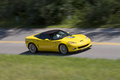Chevrolet Corvette C6 ZR1 jaune 3/4 avant droit filé penché vue de haut