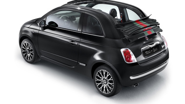 Fiat 500c Gucci - noire - 3/4 arrière droit capote ouverte