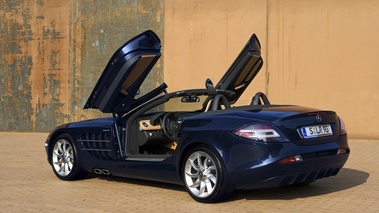 Mercedes SLR Roadster bleu 3/4 arrière G