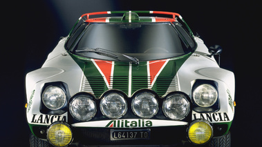 Lancia constructeur d'automobiles fondé en 1906 par Claudio Fogolin et Davide Aupicci