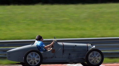 Autodrome Héritage Festival 2012 - Bugatti Type 35 gris filé