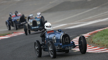 Coupes de Printemps 2015 - Bugatti Type 35 bleu 3/4 avant droit penché