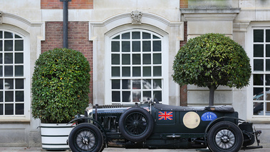 Hampton Court Palace Concours of Elegance 2017 - Bentley 4.5L Blower vert profil