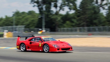 Le Mans Classic 2018 - Ferrari F40 LM rouge 3/4 avant droit filé
