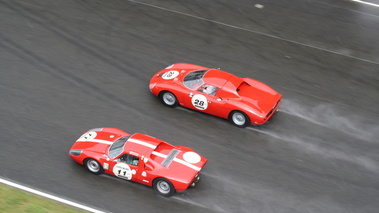 Ferrari + Porsche, rouges, plongée
