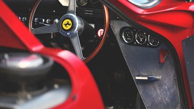 Les Grandes Heures Automobiles 2015 - Ferrari 250 LM rouge tableau de bord