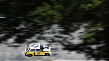 Les Grandes Heures Automobiles 2016 - Renault 5 Turbo blanc/jaune filé